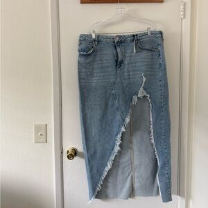 Plus Size, Forever 21 distressed skirt